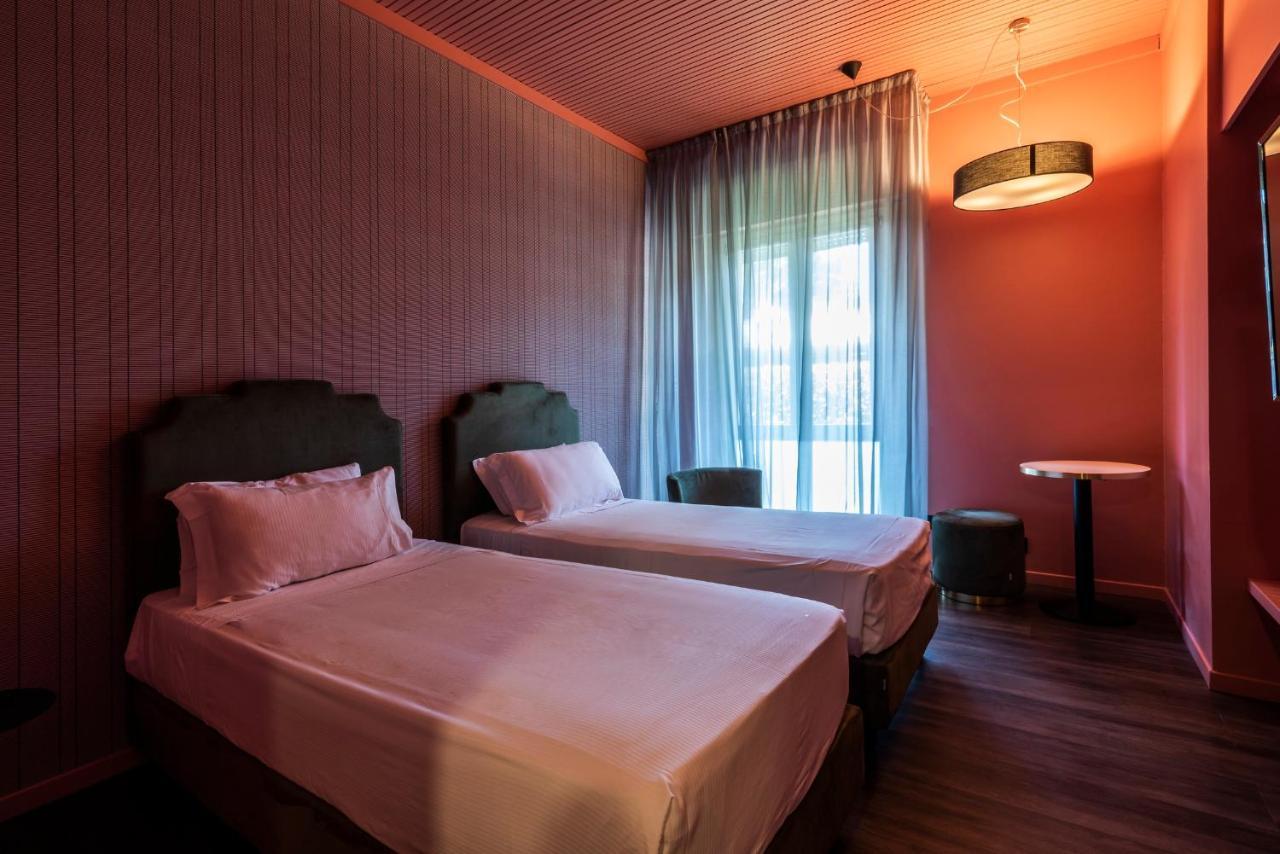 Motel Peralba Saronno Esterno foto